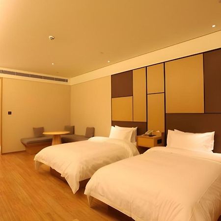 Ji Hotel Shanghai The Bund Tiantong Road Bagian luar foto