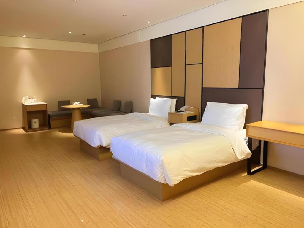 Ji Hotel Shanghai The Bund Tiantong Road Bagian luar foto