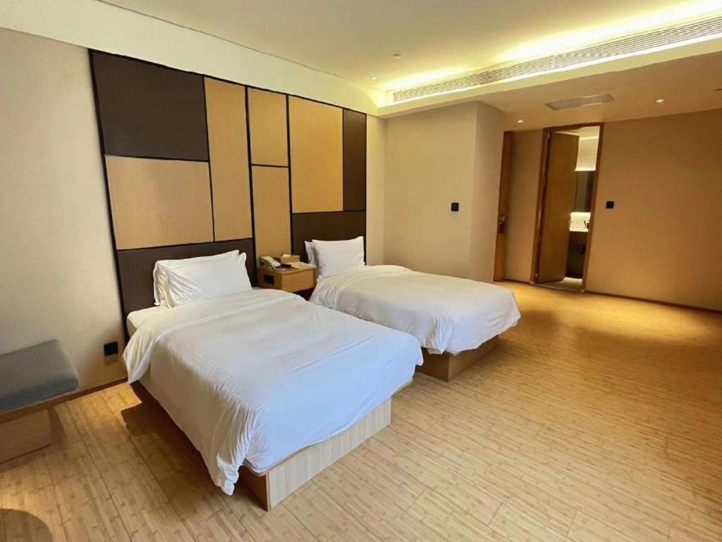 Ji Hotel Shanghai The Bund Tiantong Road Bagian luar foto