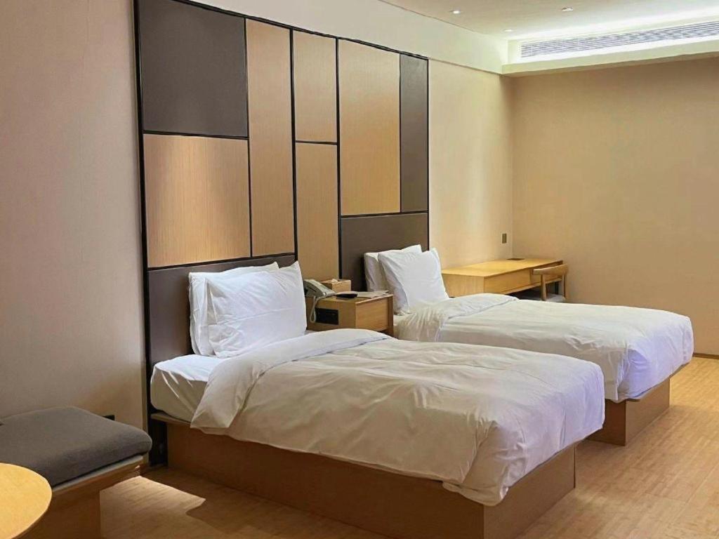 Ji Hotel Shanghai The Bund Tiantong Road Bagian luar foto