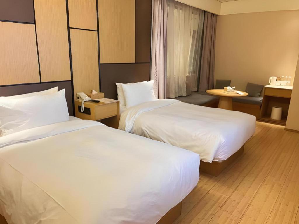 Ji Hotel Shanghai The Bund Tiantong Road Bagian luar foto