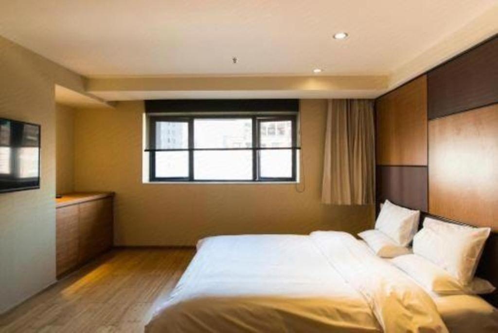 Ji Hotel Shanghai The Bund Tiantong Road Bagian luar foto