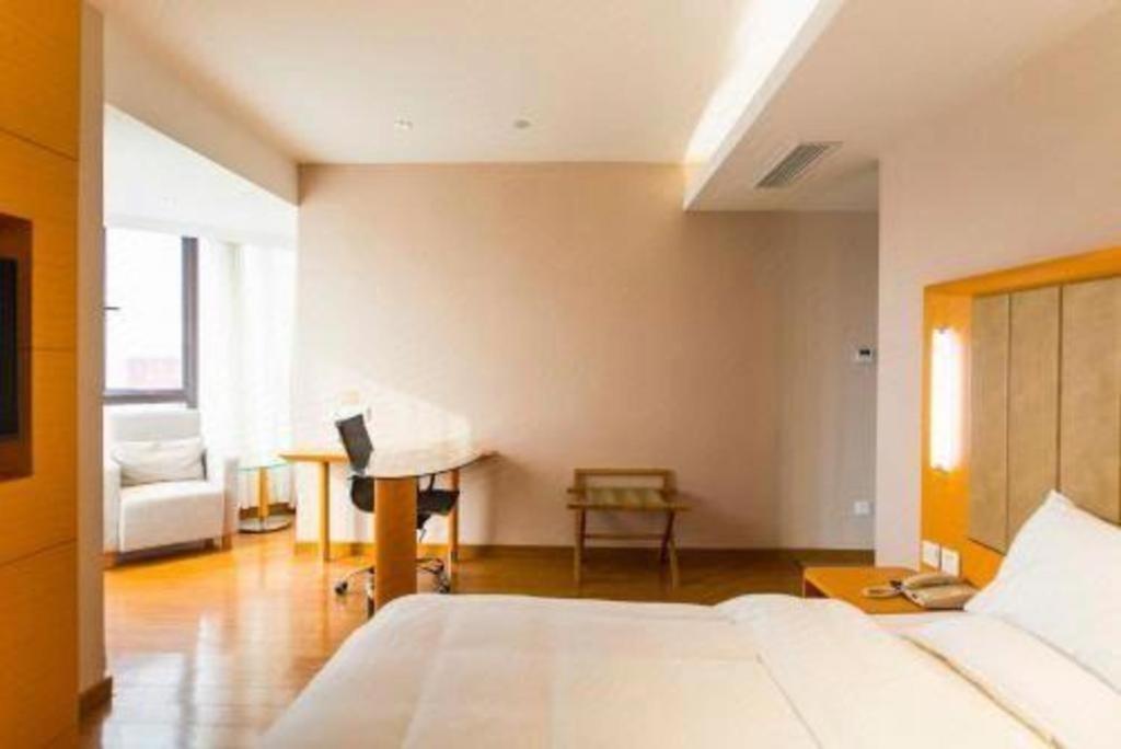 Ji Hotel Shanghai The Bund Tiantong Road Bagian luar foto