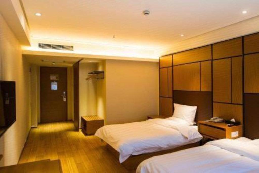 Ji Hotel Shanghai The Bund Tiantong Road Bagian luar foto