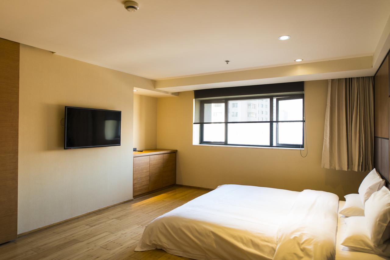 Ji Hotel Shanghai The Bund Tiantong Road Bagian luar foto