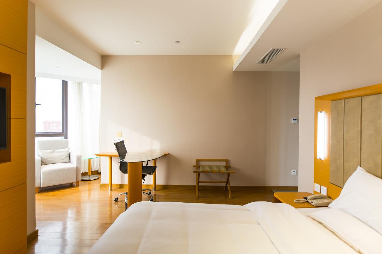 Ji Hotel Shanghai The Bund Tiantong Road Bagian luar foto