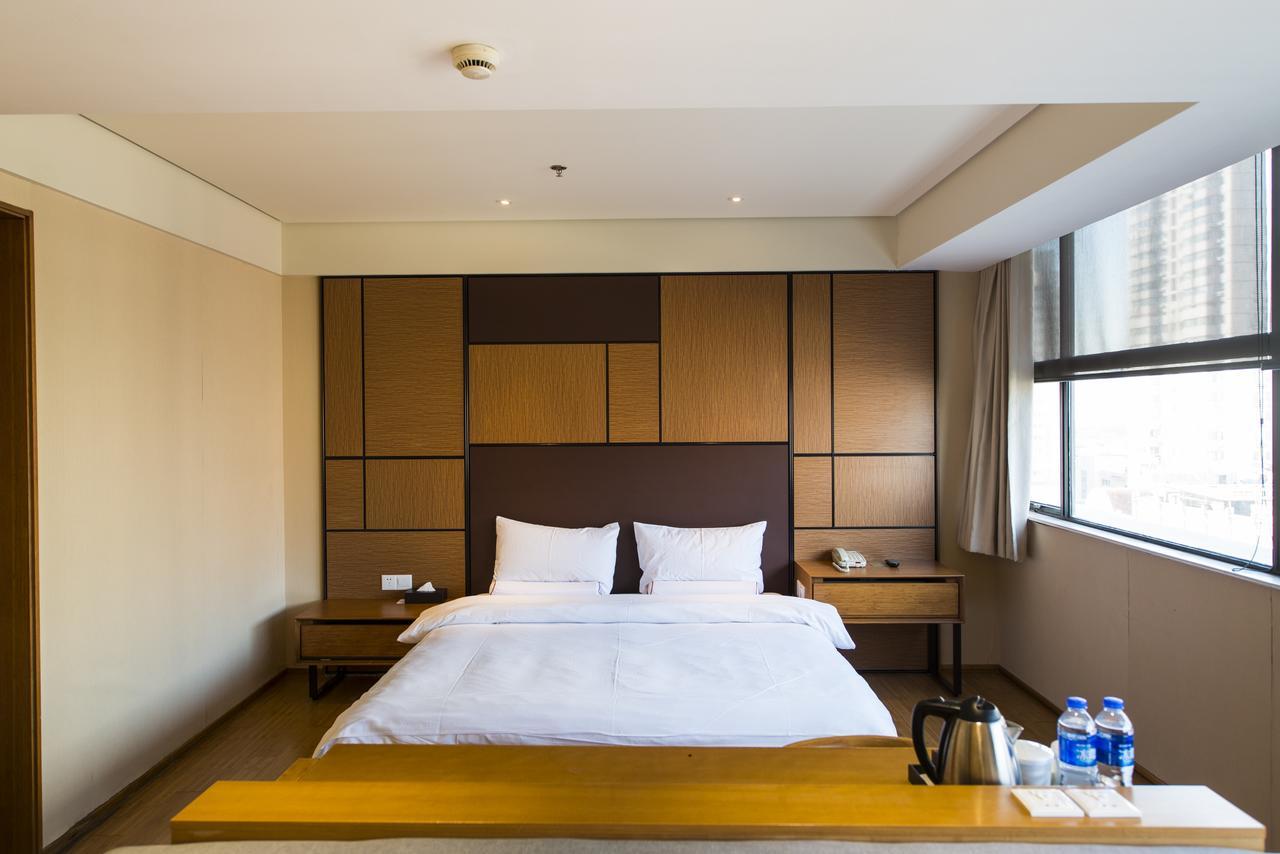 Ji Hotel Shanghai The Bund Tiantong Road Bagian luar foto