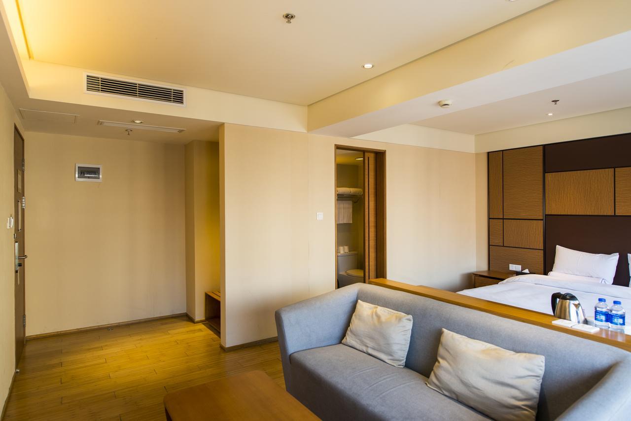 Ji Hotel Shanghai The Bund Tiantong Road Bagian luar foto